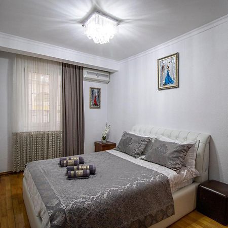 Cozy Apartment On Kostava Tbilisi Esterno foto